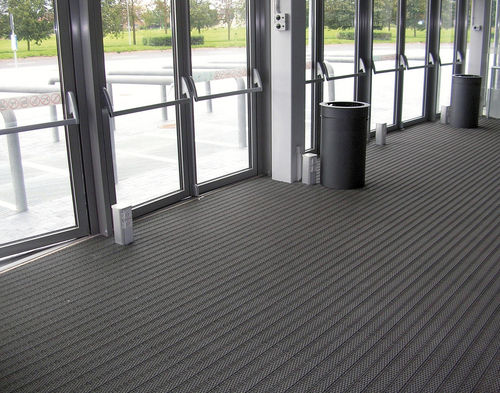 PVC-fliese - COMBIX - IDS - für Fußgängerverkehr / für Körperschaften / für starke Begehung