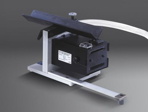 Anfasmaschine für Kunststoff - Gravotech - mit Metallschild
