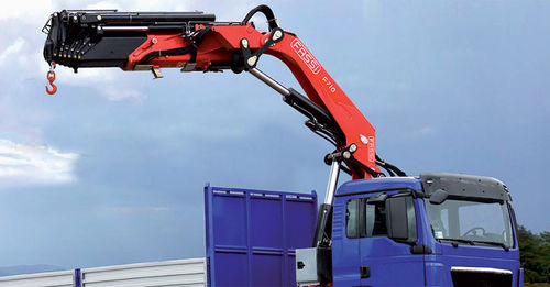 LKW-montierter Kran - F710RA xhe-dynamic series - Fassi gru S.p.A - Gelenkausleger / für Hubanwendungen / zum Laden