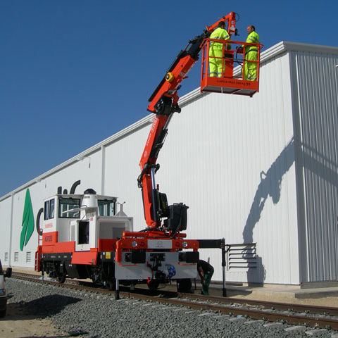 Kran für die Bahntechnik - Railway series - Fassi gru S.p.A - schienenmontiert / mit Gelenk / zum Laden