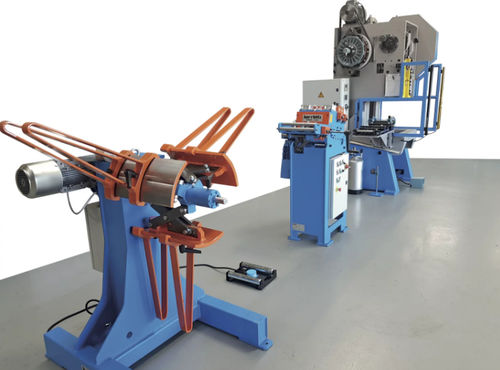 Produktionsanlage für Bürstenbänder - ETS LONG SAS - EMG PRESSES