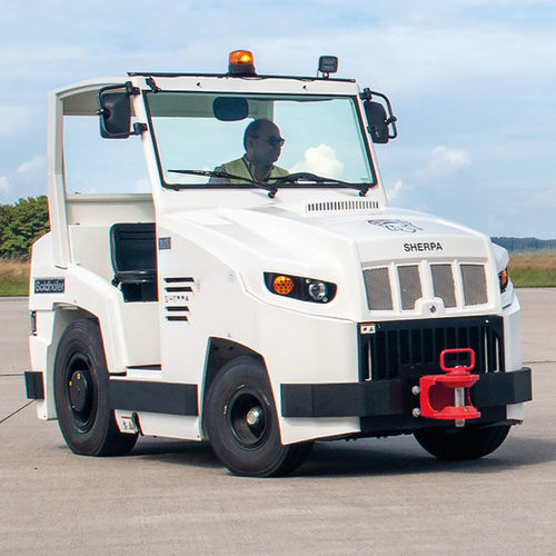 Flugzeugschlepper - »SHERPA« D series - Goldhofer - Diesel / 4 Räder / Sitz