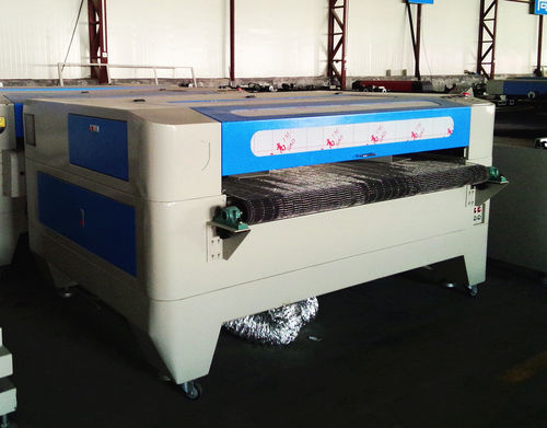 Laser-Schneidemaschine - JQ1610 - Jinan JinQiang Laser CNC Equipment Co; Ltd.  - für Gewebe / CNC / Gravier