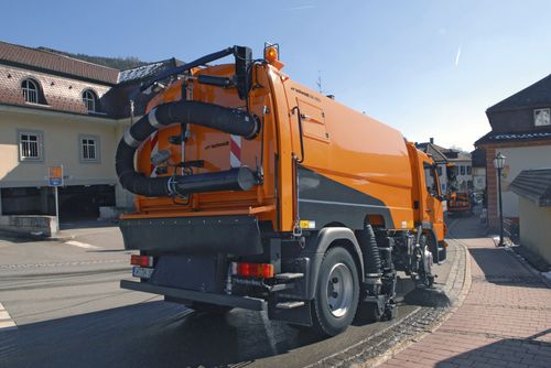 LKW-montierte Kehrmaschine - SK series - Aebi Schmidt Holding AG  - elektrisch / kompakt