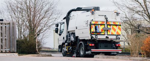 LKW-montierte Kehrmaschine - MaxPowa V50 - Bucher Municipal AG - mit Verbrennungsmotor / Straßen / Laub
