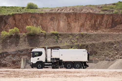 LKW-montierte Kehrmaschine - MaxPowa V120 - Bucher Municipal AG - elektrisch / für öffentliche Bereiche / Staub