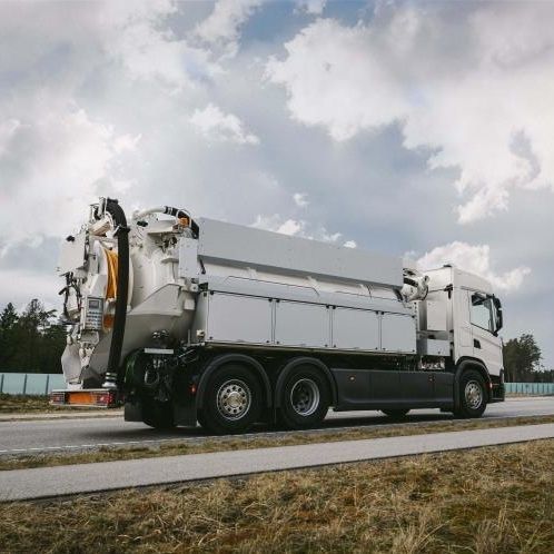 LKW-montierte Außenreinigungsmaschine - FlexLine C100 - Bucher Municipal AG - mit Verbrennungsmotor / für Außenbereich / für Abfallprodukte
