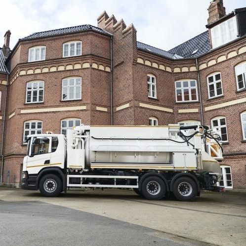 LKW-montierte Außenreinigungsmaschine - FlexLine C120 - Bucher Municipal AG - mit Verbrennungsmotor / für Außenbereich / für Abfallprodukte
