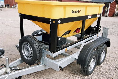 Sandfarbener Streuwagen - SEB 1600 - ELKOPLAST CZ - auf Wagen