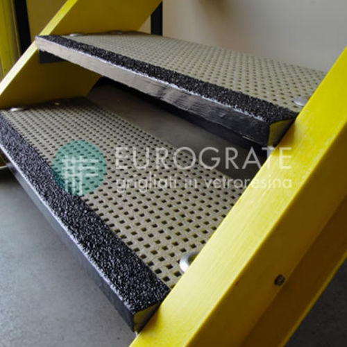 PRV-Komposit-Treppenstufe - Eurotred® - EUROGRATE GRP GRATING AND PROFILES