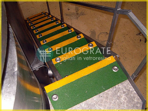 Bodenbelag / glasfaserverstärkter Verbundstoff - Eurostep® - EUROGRATE GRP GRATING AND PROFILES - Metall / Laminat / GFK