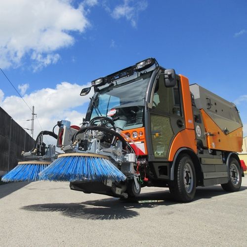 Kehrmaschine für Anbau - TK-M29 - Gebrüder TRILETY GmbH  - hydraulisch / Straßen / für Abfallprodukte