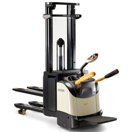 Elektrischer Stapler - ETi 4000 series - CROWN - mit Fahrerplattform / Doppelstock / für Lagerhallen