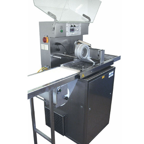 Kontinuierliche Überzugs- und Temperiermaschine - ATC series - LCM Schokoladenmaschinen GmbH - für Schokolade / Rütteltisch