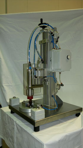 Pneumatische Schraubverschlussanlage - PMS Technology S.r.l. - halbautomatisch / für Flaschen / nicht angegeben