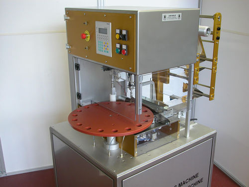 Halbautomatische Verpackungsmaschine - wm30rtn - ZUM WALD Maschinen- & Apparatebau - Falteinschlag / für Flüssigkeiten / für Papier