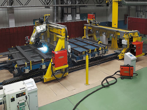 Roboterzelle für Zusammenbau - Techvagonmash - Lichtbogenschweiß / MIG/MAG-Schweißen / zum Laden