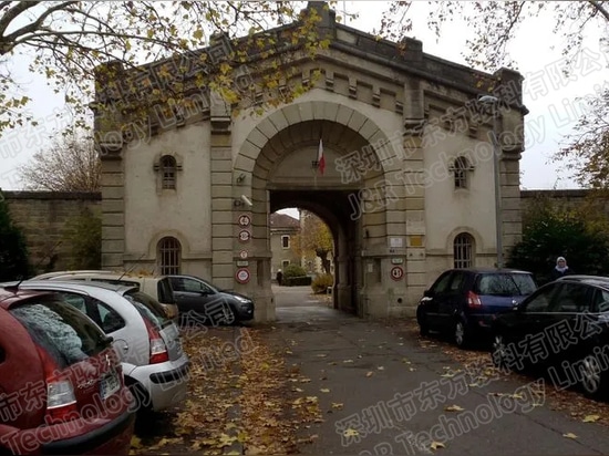 J&R Anti-Vandalismus-Gefängnistelefon in Dijon, Frankreich, installiert