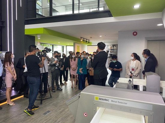 Sesotec freute sich beim Grand Opening des Showrooms in Thailand über die vielen Gäste (Foto: Sesotec GmbH)