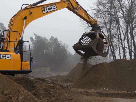 Eine Zeitmaschine auf der Baustelle.