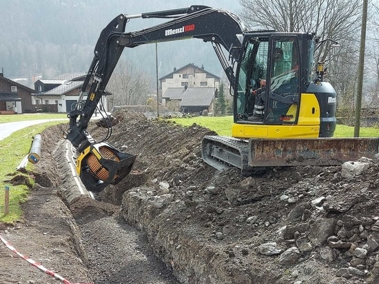 Eine Zeitmaschine auf der Baustelle.