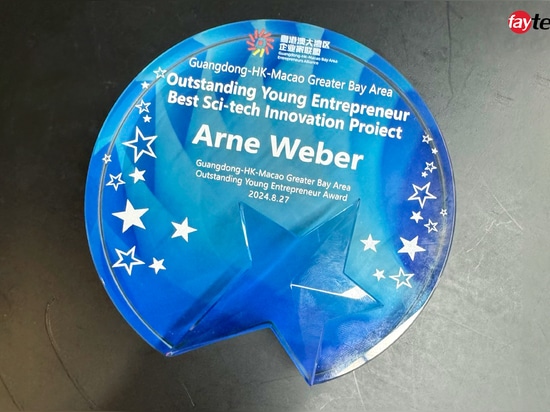 Arne Weber gewinnt den Outstanding Young Entrepreneur Award für die beste Sci-Tech Innovation