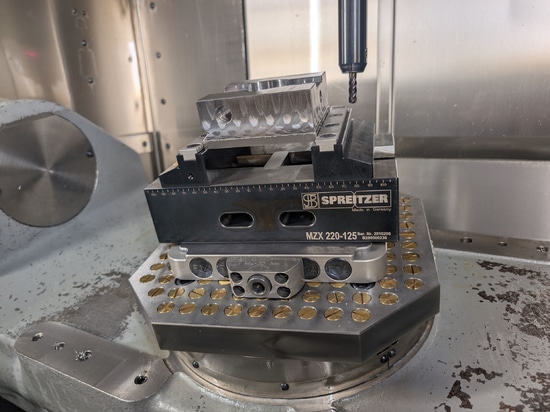 SPREITZER stellt den neuen Mechanischen Zentrischen Schraubstock MZX vor