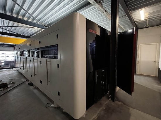 Niederländischer Kunde lobt DXTECHs Faserlaserschneidmaschine 1530SPT für Bleche und Rohre
