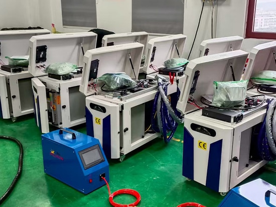 Handgehaltene Laserschweißmaschine aus Spanien wurde getestet und ist bereit zum Versand