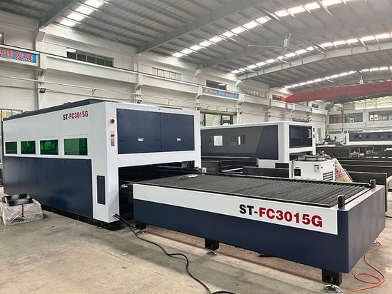 6KW-Laserschneidmaschine für indonesischen Kunden wird vor der Auslieferung getestet und geprüft