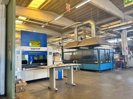Italienischer Kunde kauft erneut eine Laserschneidmaschine und absolviert erfolgreich eine Schulung