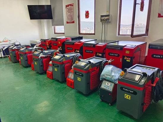 Kundenspezifische Laserschweißmaschine für spanischen Kunden erfolgreich installiert und getestet, bereit zum Versand!