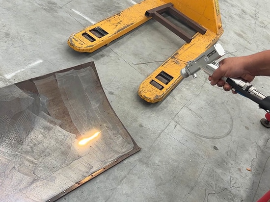 Indonesischer Kunde kauft Suntop 4-in-1 Handlaserschweißgerät