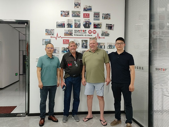 Südafrikanischer Kunde besucht das Werk von Suntop Laser und erhält großes Lob für die Leistung der Laserschweißmaschine