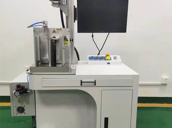 Kundenspezifische automatische Be- und Entlade-Laserbeschriftungsmaschine, montiert und versandfertig