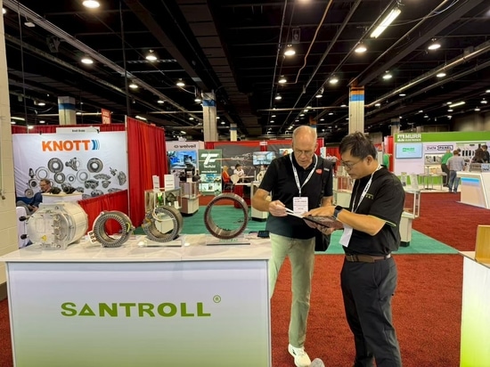 Santroll präsentierte Innovationen auf der IVT-Ausstellung