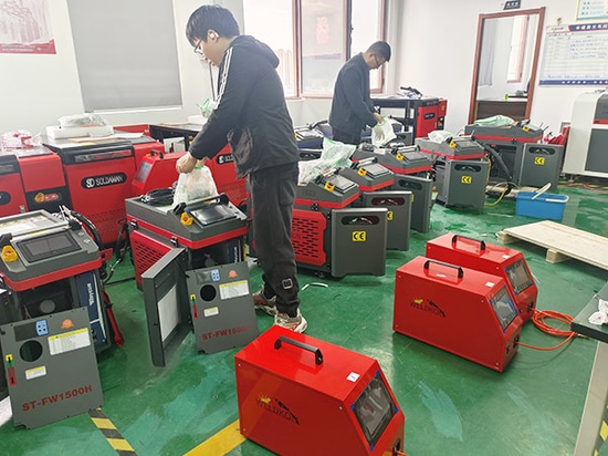 SUNTOP liefert erfolgreich 8 kundenspezifische 1500-W-Handlaserschweißgeräte an spanischen Kunden