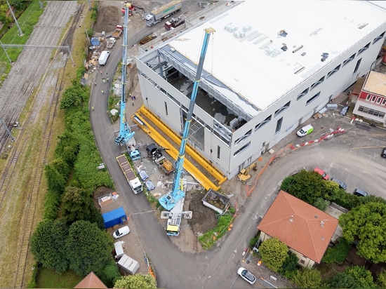 Installation einer 36-Meter-Brückenkrananlage in einer Papierfabrik
