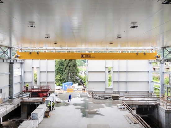 Installation einer 36-Meter-Brückenkrananlage in einer Papierfabrik