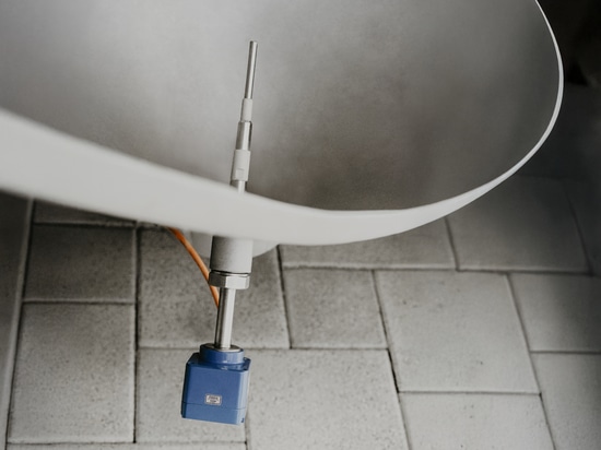RFnivo® 3000 am Silo unten montiert als Leermelder