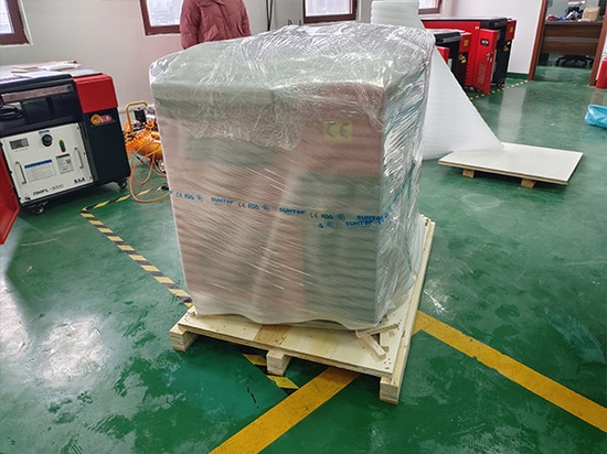 Italienischer Kunde arbeitet mit Suntop Laser zusammen und kauft erneut eine 3000-W-Handlaser-Reinigungsmaschine