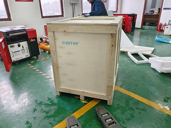 Italienischer Kunde arbeitet mit Suntop Laser zusammen und kauft erneut eine 3000-W-Handlaser-Reinigungsmaschine
