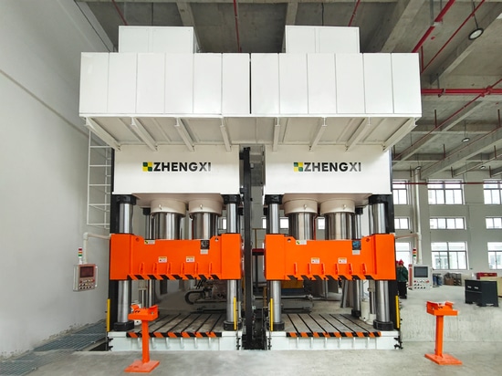Umformende Bearbeitung von Materialverbunden: Mehr Präzision mit automatisierter Hydraulik