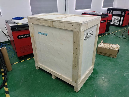 Erfolgreiche Lieferung eines 1500-W-5-in-1-Handlaserschweißgeräts an einen italienischen Kunden