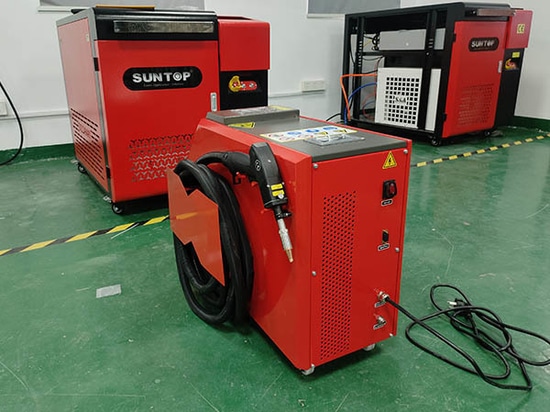 SUNTOP liefert maßgeschneiderte luftgekühlte integrierte Handlaserschweißmaschine nach Spanien