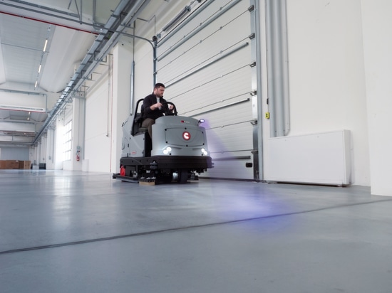 C130: Die leistungsstarke industrielle Aufsitz-Scheuersaugmaschine, die die professionelle Reinigung revolutioniert