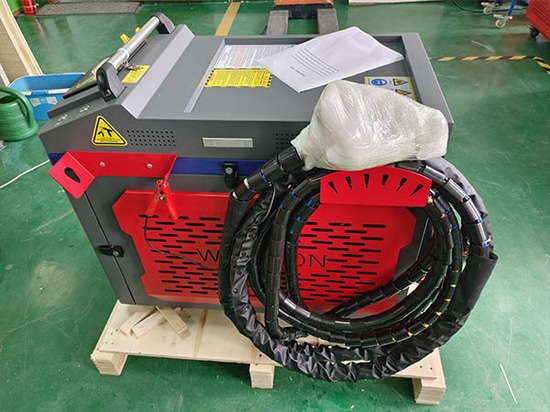 SUNTOP liefert einen vollständig getesteten 2-kW-5-in-1-Laserschweißer nach Spanien