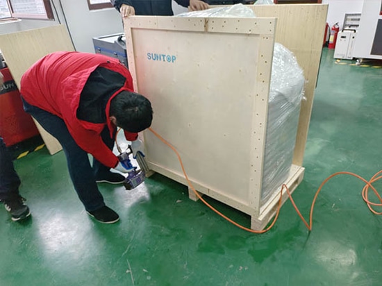 SUNTOP liefert einen vollständig getesteten 2-kW-5-in-1-Laserschweißer nach Spanien