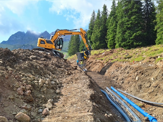 25 JAHRE BAUSTELLEN. EINE GESCHICHTE, DIE NACH EISEN, ÖL UND STRASSE RIECHT