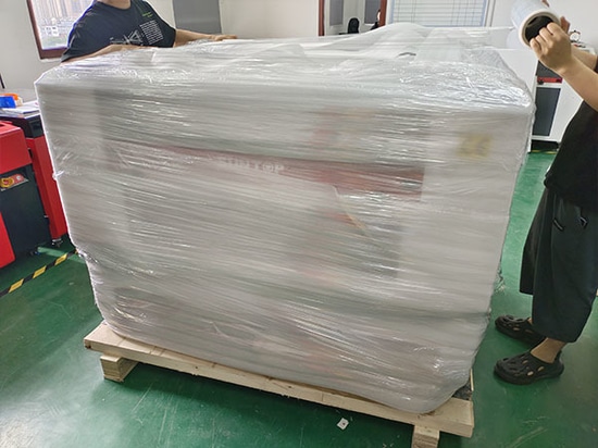 CO₂-Laserschneid- und -gravurmaschinen offiziell nach Australien ausgeliefert – Beschleunigung der globalen Marktexpansion